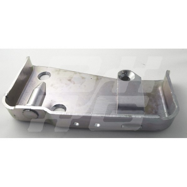 Image for STRIKER-DOOR LOCK RH MGB MID RV8 Used